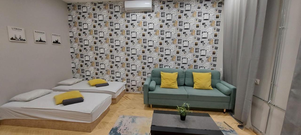 Studio 4 Apartment In The Party District Budapest Luaran gambar